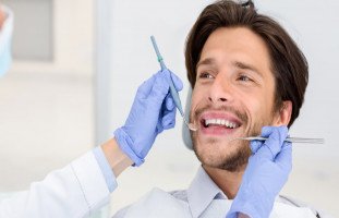 إجراءات وتكلفة علاج تفرق الأسنان بعد تنظيف الجير