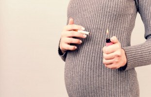 أضرار التدخين على الحامل ومتى يبدأ أثره على الجنين