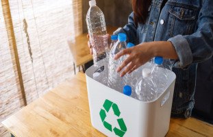 طرق إعادة تدوير البلاستيك في المنزل وأهميتها