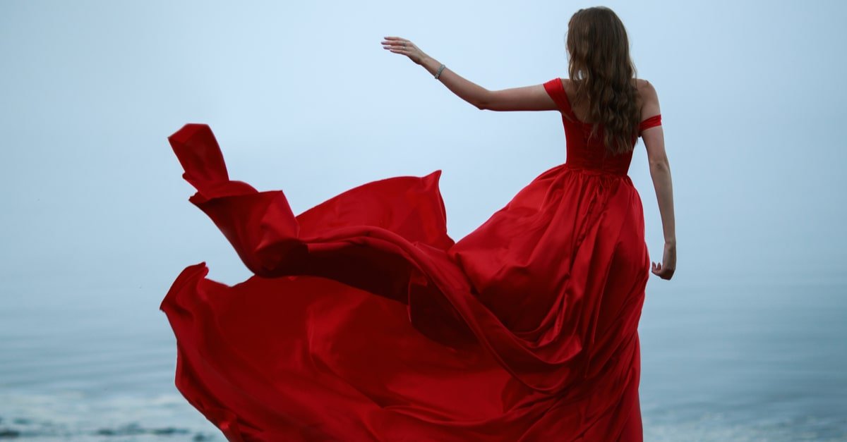 Детално толкување на сонот за црвен фустан