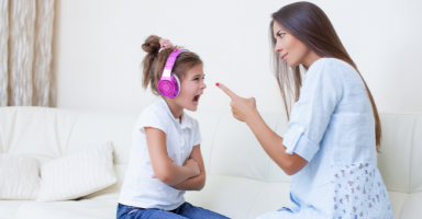 صدمت بابنتي وبكلامها الكبير ولكن ماذا علي أن أفعل؟