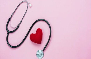 ما هي أعراض بداية مرض القلب؟