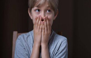 كيف اساعد طفلي على التخلص من الخوف؟