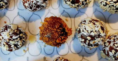 طريقة عمل كرات التمر الصحية