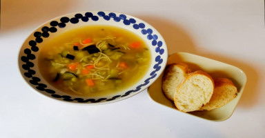 طريقة عمل شوربة الخضار بالشعيرية