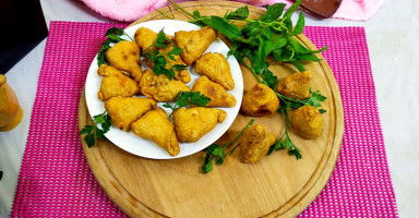 طريقة عمل السمبوسة الهندية المحشية بالبطاطس