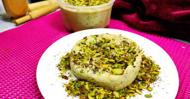 طريقة عمل الحلاوة الطحينية بالطحينة والفستق