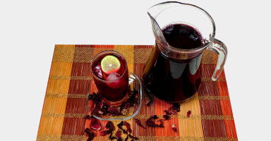 تقديم شاي الكركديه