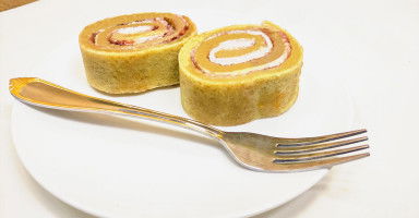 السويسرول بحشوة الكؤيمة