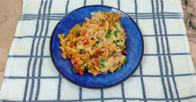 المكرونة بالدجاج