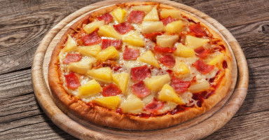 بيتزا هاواي بالأناناس