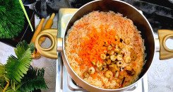 صورة طبخ الأرز بالجمبري