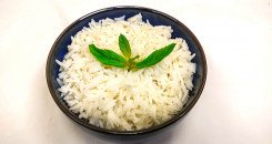 تقديم الرز المسلوق العادي