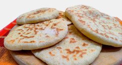 تقديم خبز البيتا العربي